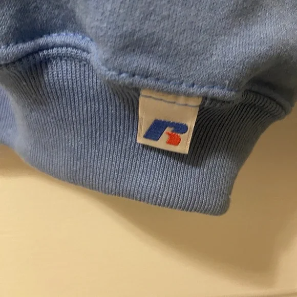Russell Athletic Sweatshirt Crewneck Sz Youth XL Light Blue NWT Spot protection - Picture 5 of 6